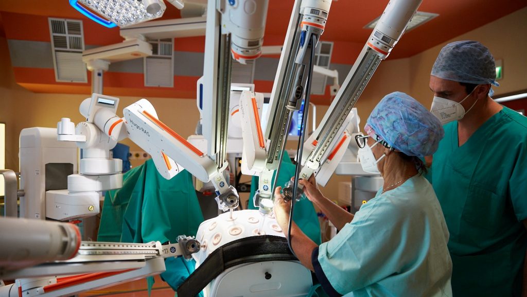 Robot Hugo, sistema chirurgico robot-assistito più avanzato - primo in Emilia Romagna per l'urologia