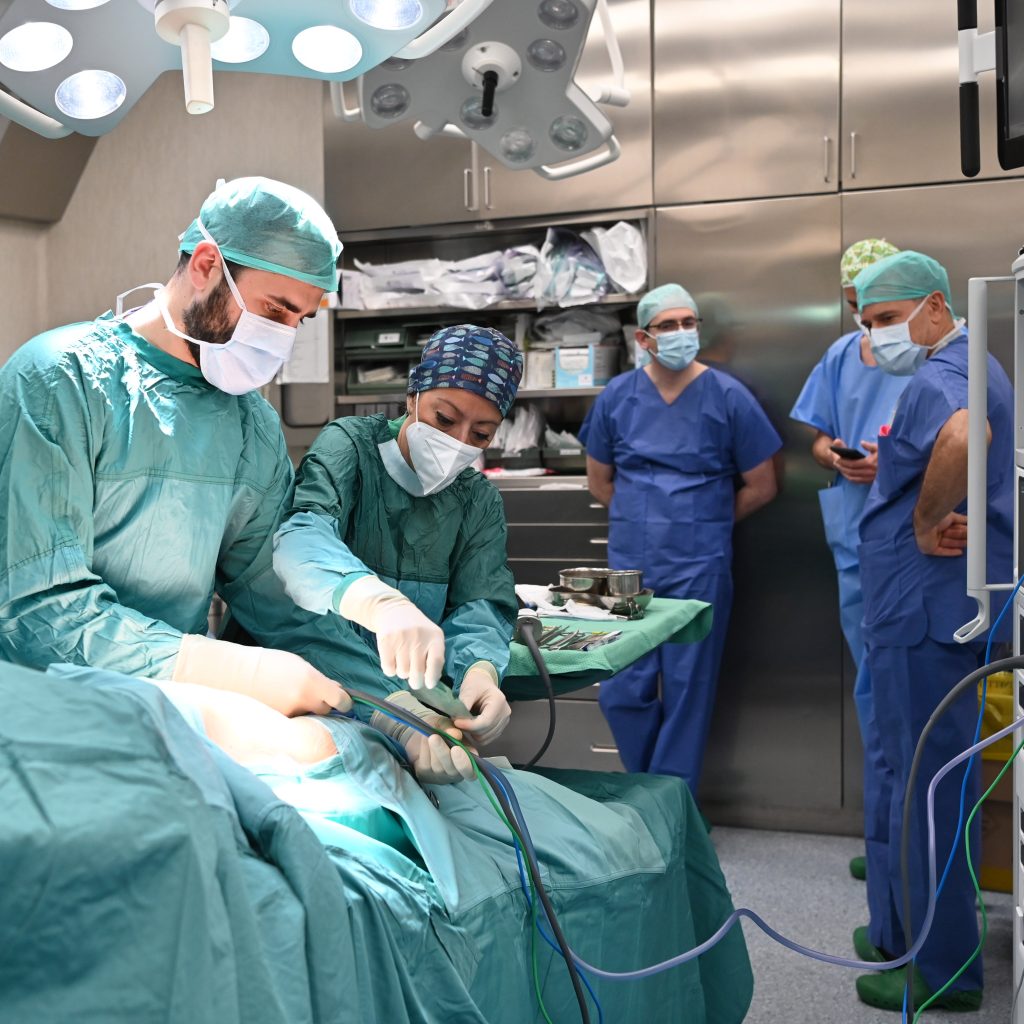 Intervento Robotica + ECMO sala-Gaslini-da agenzia